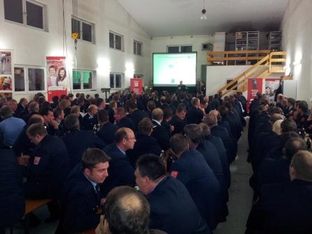 Über 250 Personen besuchten die erste Führungskräftefortbildung im Landkreis Aichach-Friedberg Über 250 Personen besuchten die erste Führungskräftefortbildung im Landkreis Aichach-Friedberg